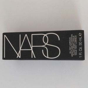 Nars All day luminous weightless foundation.Brand New .see the pictures